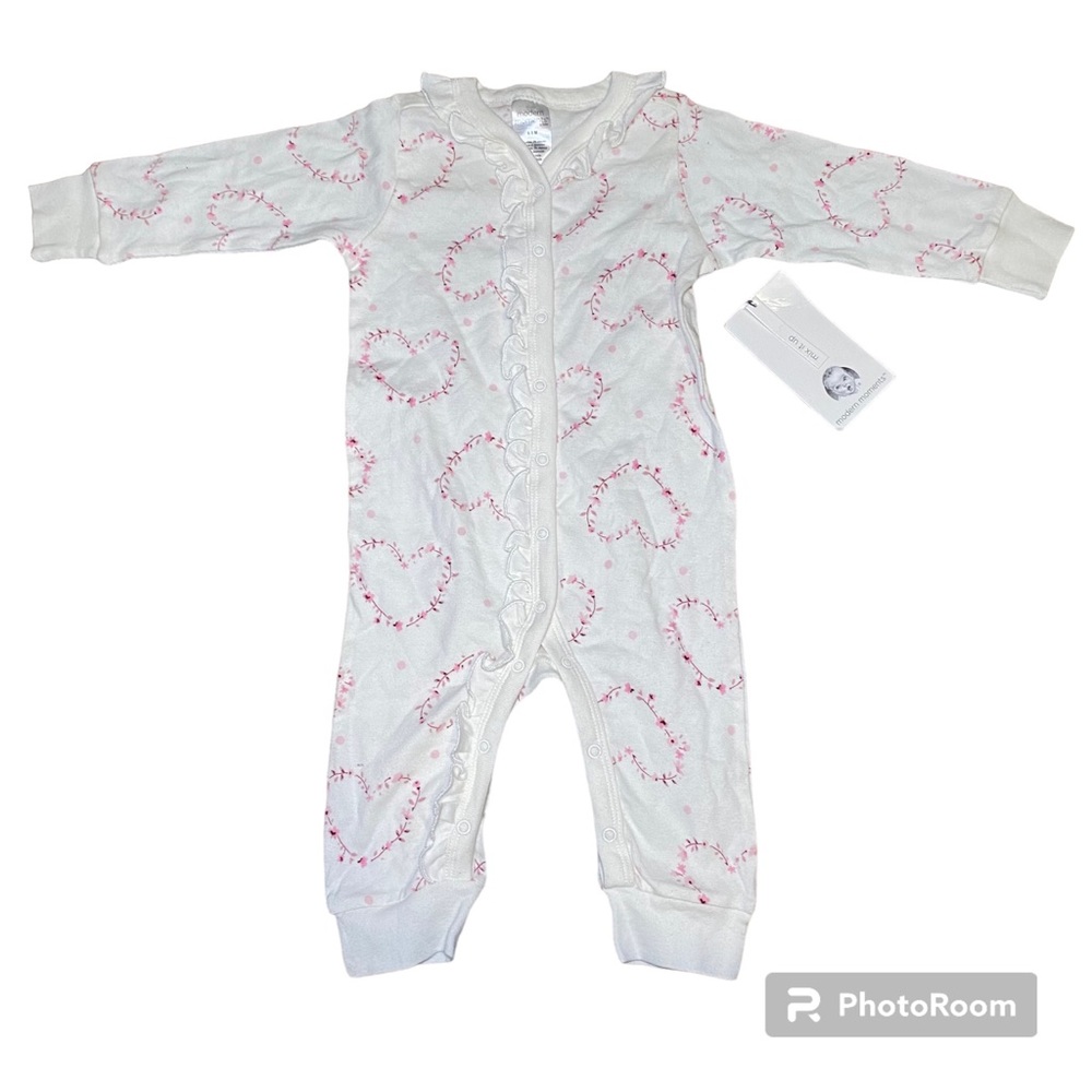 Modern moments by carters onesie for baby girl. 6- 9 months.